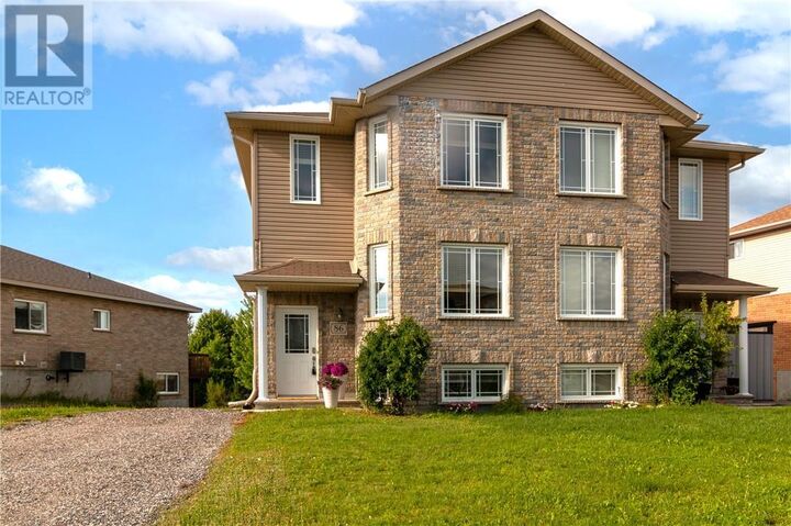 Property Photo:  86 Rinkside Court  ON P3E 0E3 