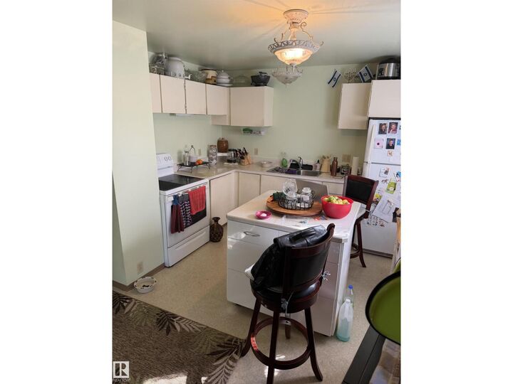 Property Photo: 2008 53 St NW NW AB T6L 5G4