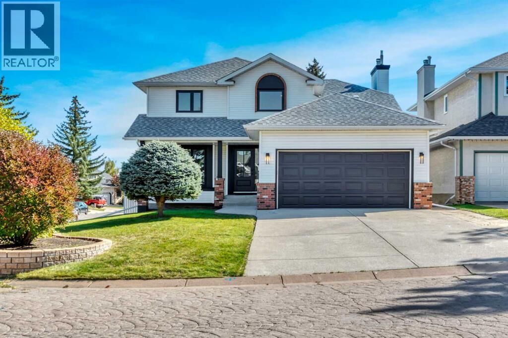 Property Photo:  238 Hawktree Bay Northwest  AB T3G 2Z3 