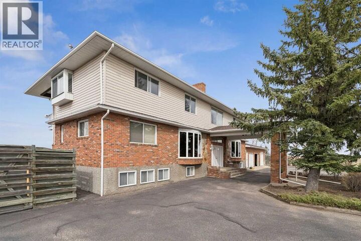 Property Photo:  7 Willow Vale  AB T2P 3G7 