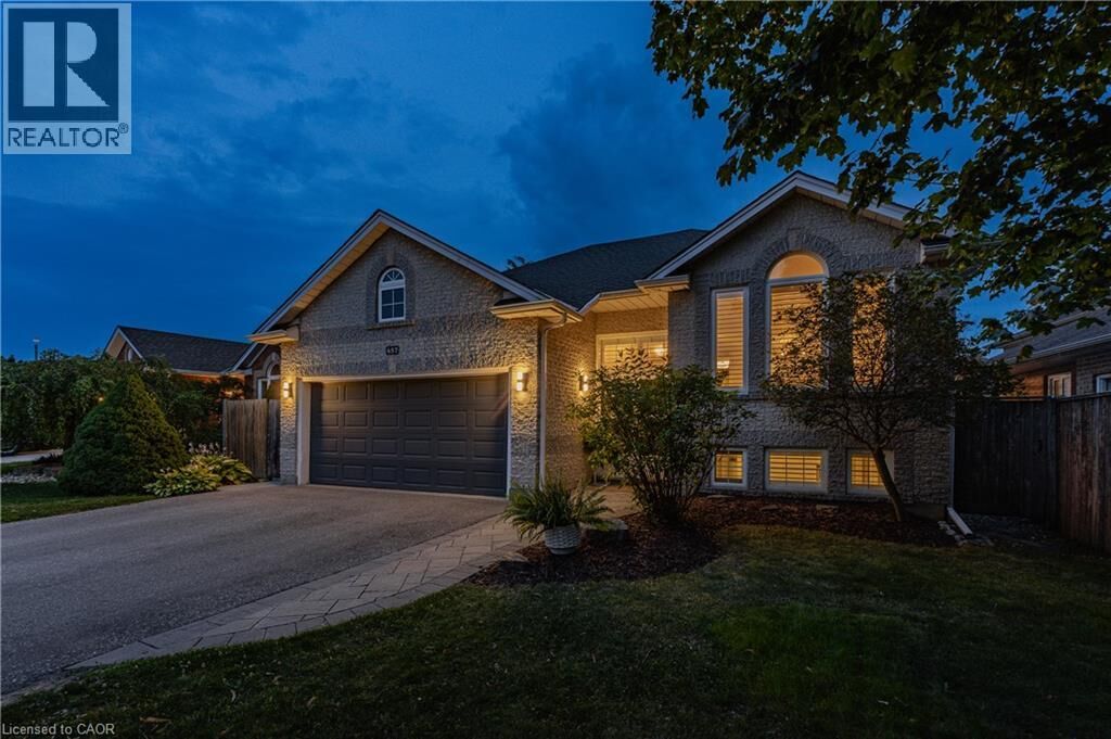 Property Photo:  457 Eastbridge Boulevard  ON N2K 3Y4 