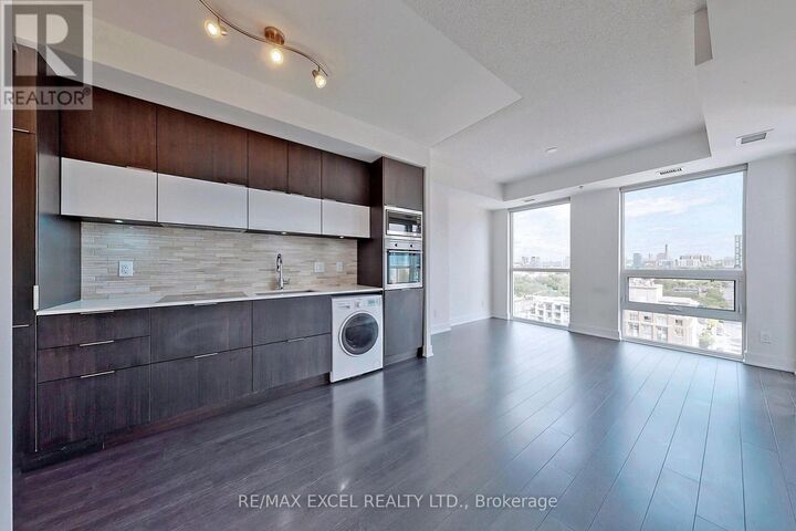 Property Photo: 318 Richmond Street West 1202 ON M5V 0B4