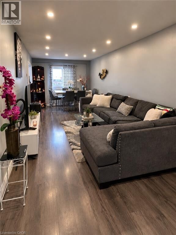 Property Photo:  125 Fairgreen Close  ON N1T 1T8 