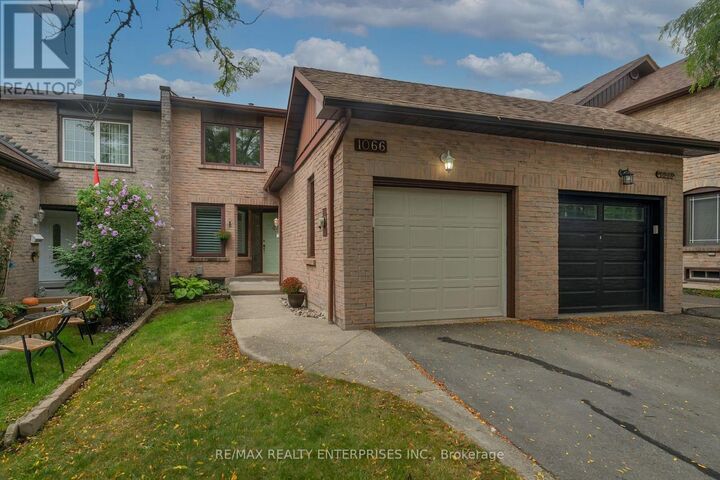 Property Photo:  1066 Runnymead Crescent  ON L6M 1C4 