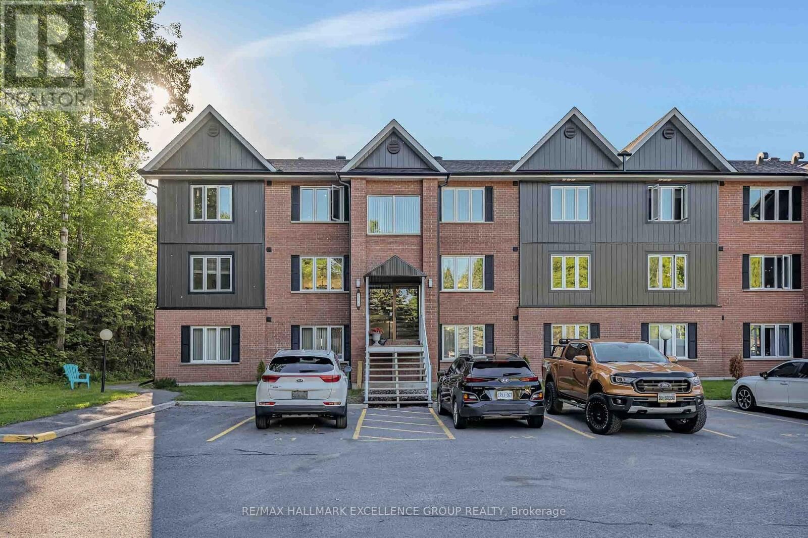 Property Photo: 216 Edwards Street 4A ON K4K 1H7
