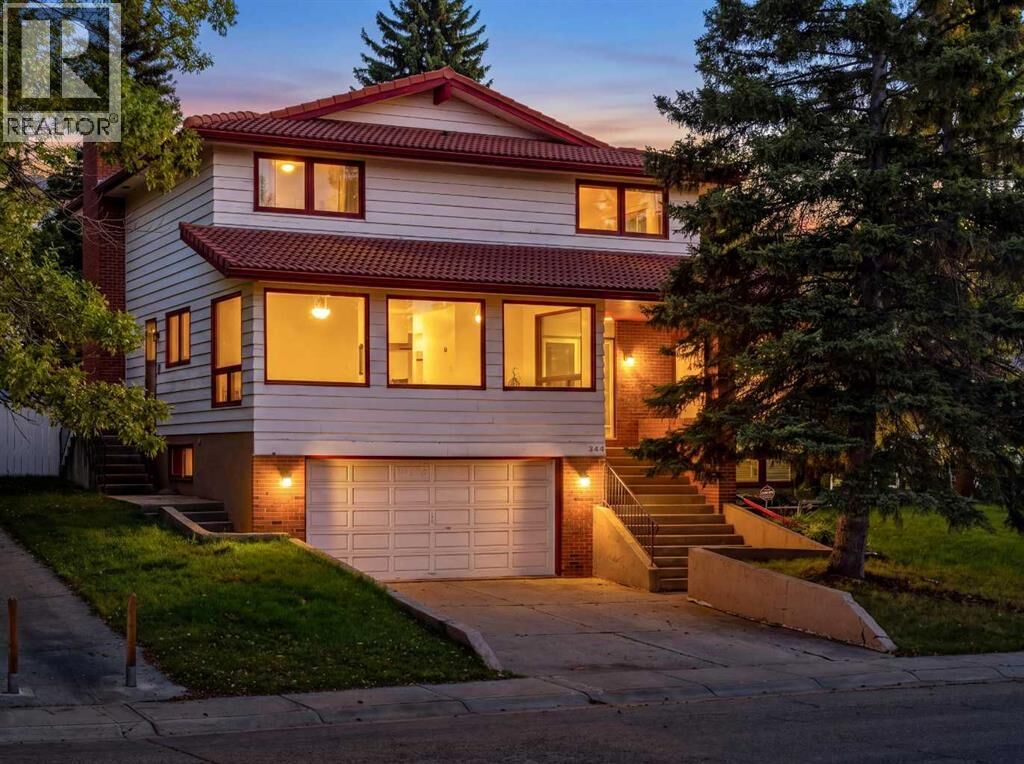 Property Photo:  940 Edgemont Road Northwest  AB T3A 2J3 