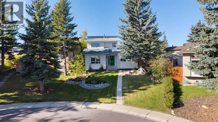 Property Photo:  44 Beddington Crescent Northeast  AB T3K 1N5 