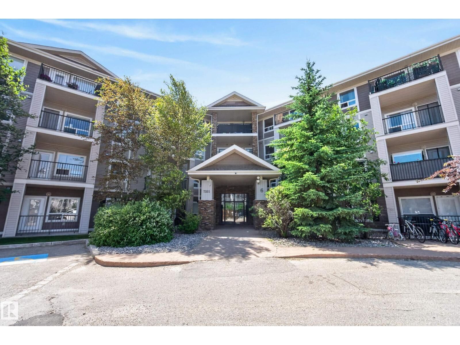 Property Photo: #6223 7331 South Terwillegar Dr NW AB T6R 0L9