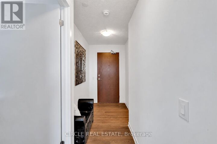 Property Photo: 2560 Eglinton Avenue West 610 ON L5M 0Y3