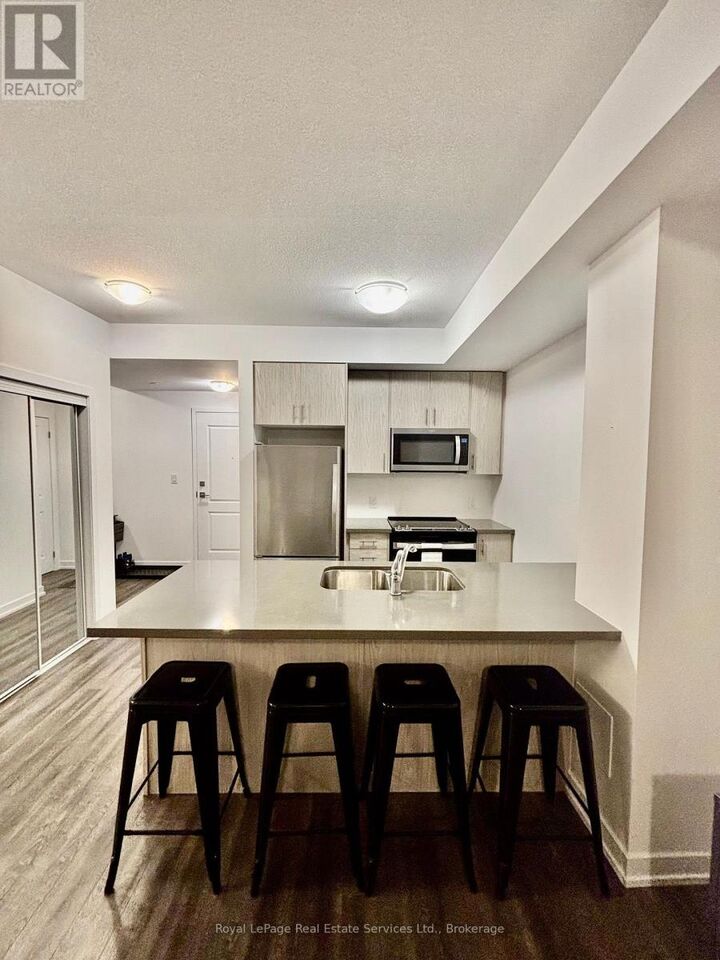 Property Photo:  450 Dundas Street 814  ON L8B 1Z2 