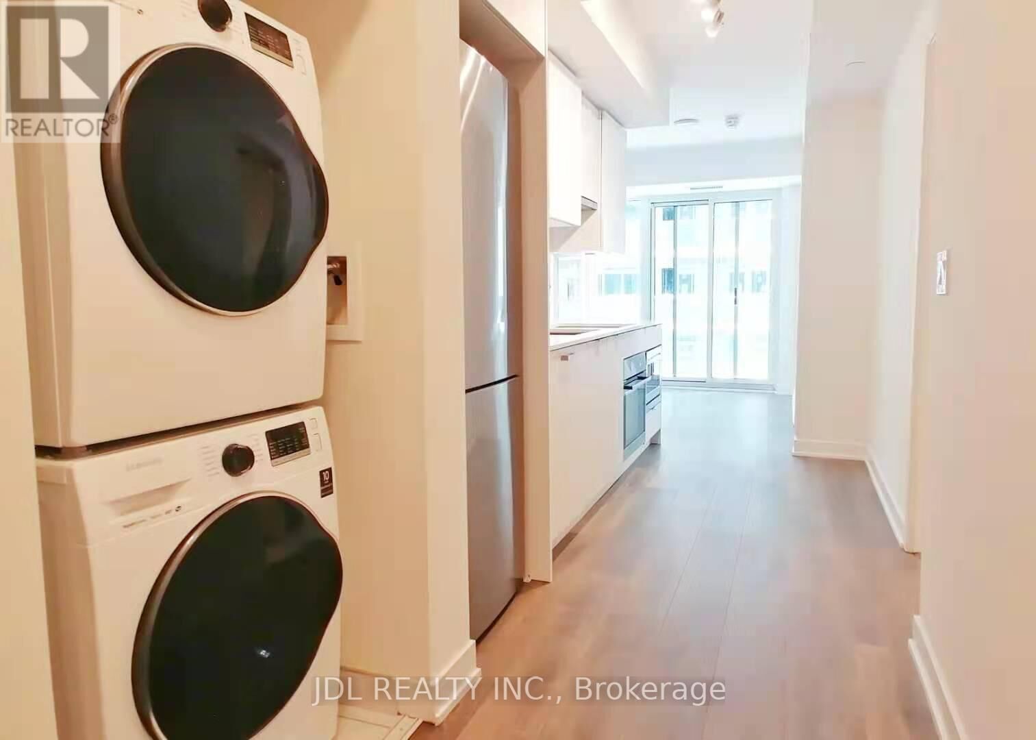 Property Photo: 99 Broadway Avenue 3008 ON M4P 0E3