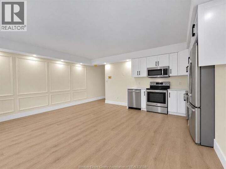 Property Photo:  670 Cameron 101  ON N9B 1Z1 