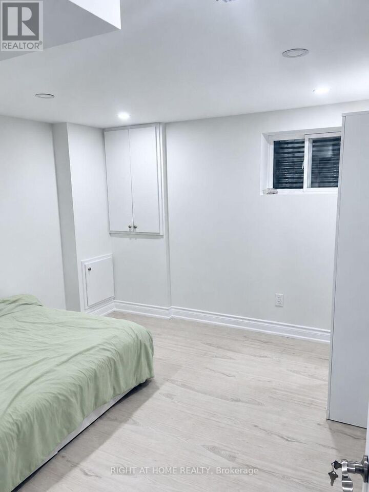 Property Photo:  59 Marblemount Crescent Lower  ON M1T 2H5 