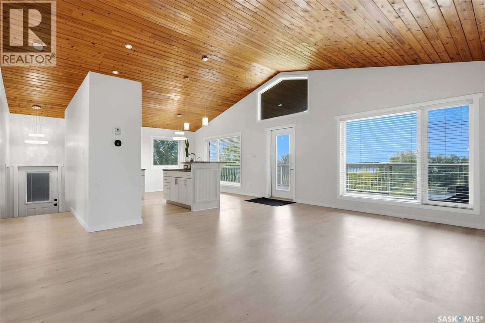 Property Photo:  414 Walter Street  SK S0G 4L0 