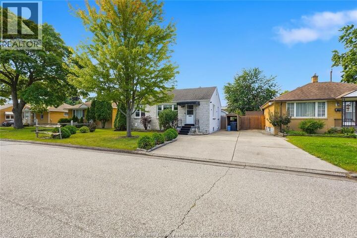 Property Photo:  1449 Redwood Avenue  ON N9C 3P2 