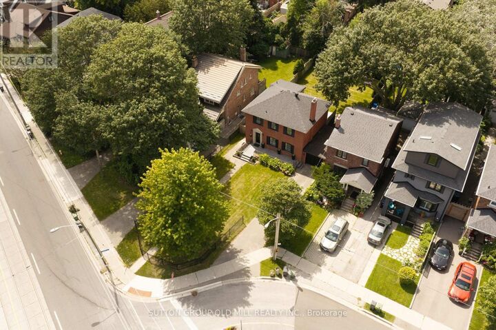 Property Photo: 10 Queens Avenue ON M8V 2N1