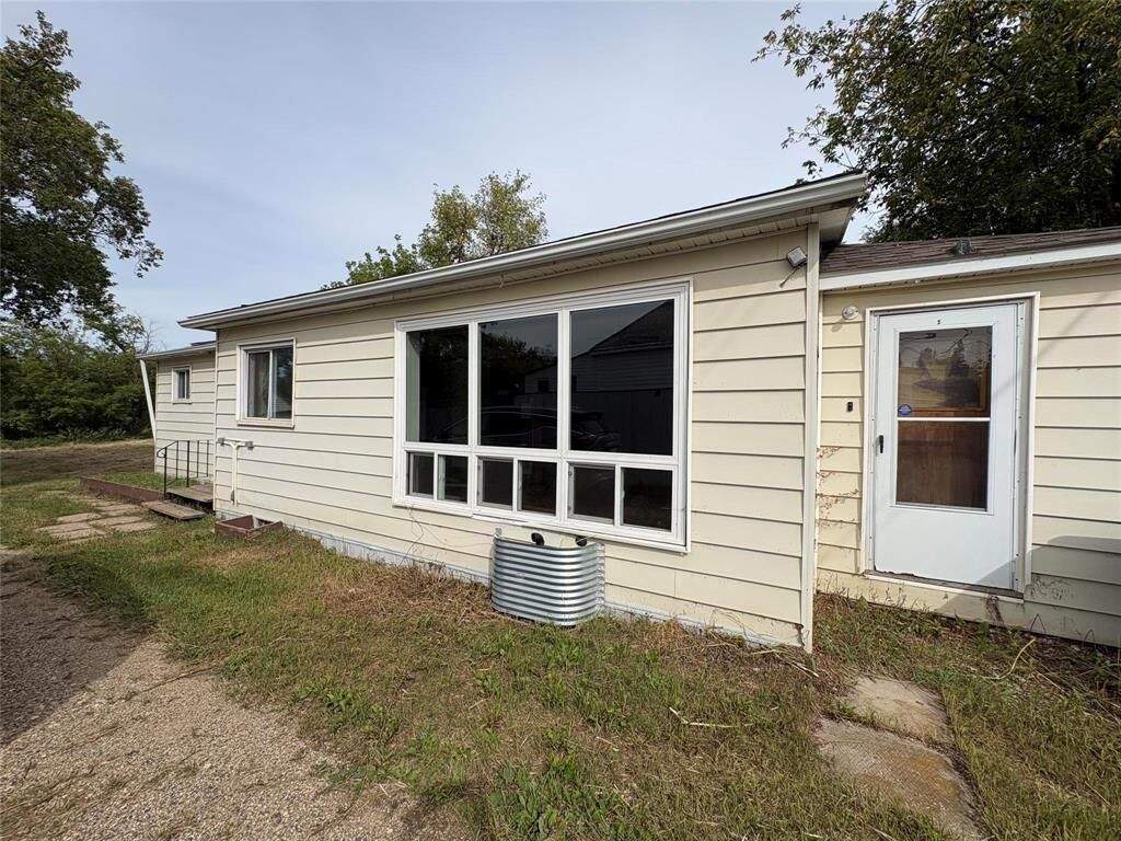 Property Photo: 338 Ash Avenue MB R0L 1P0