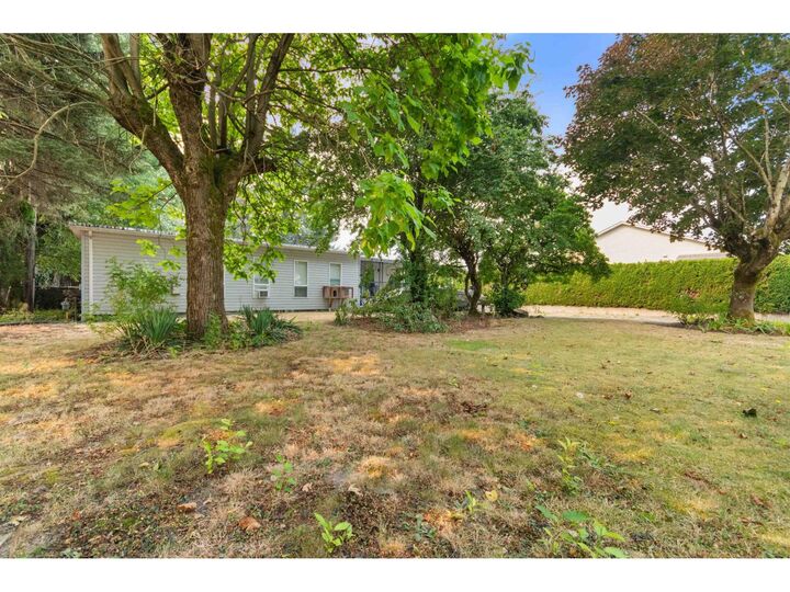 Photo de la propriété: 44840 Keith Wilson Road BC V2R 3J9