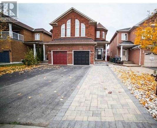 Property Photo: 3355 Fountain Park Avenue ON L5M 7E2