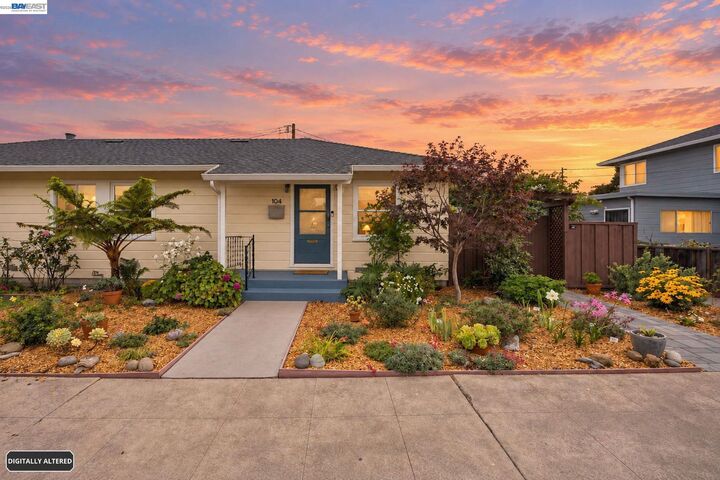 Property Photo:  104 Cypress St  CA 94501 