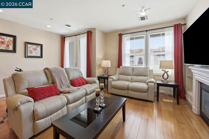 Property Photo:  3290 Maguire Way 404  CA 94568 