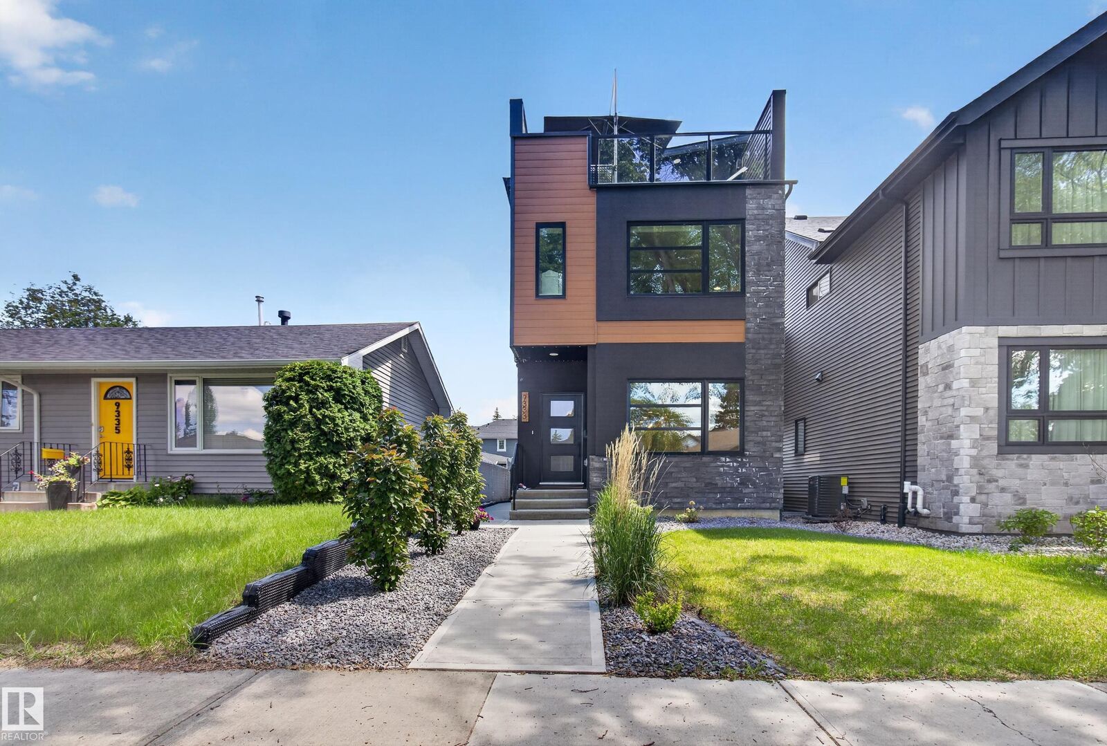Property Photo:  9333 148 Street NW  AB T5R 1A5 