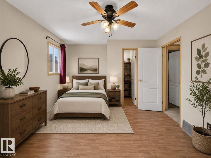 Property Photo:  6348 34A Avenue NW  AB T6L 1E4 