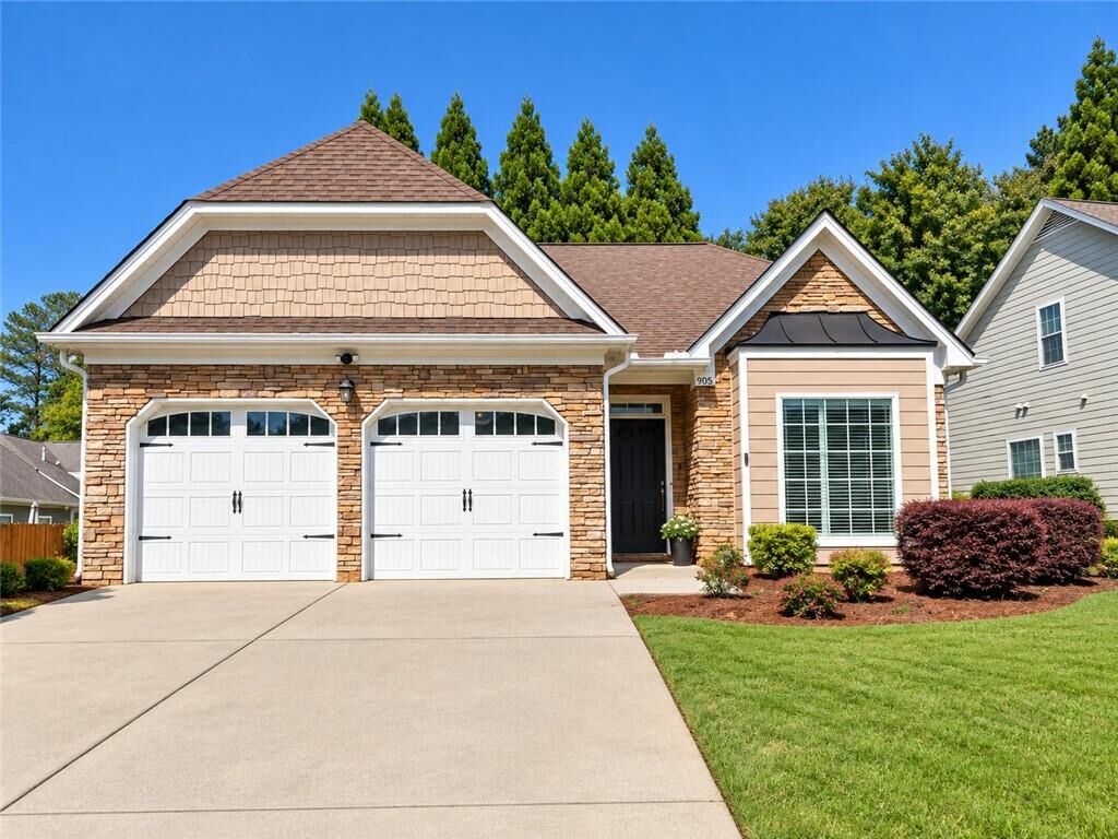 Property Photo: 905 Downyshire Drive GA 30044