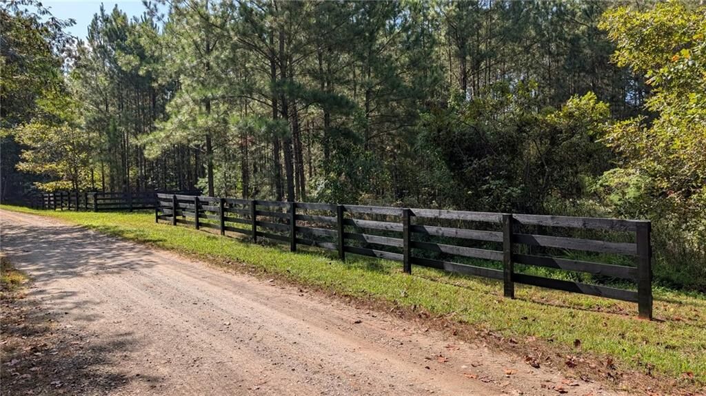 Property Photo: 1150 Ballard Rd GA 30107