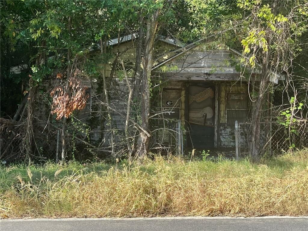 Property Photo:  691 Hightower Road  GA 31206 