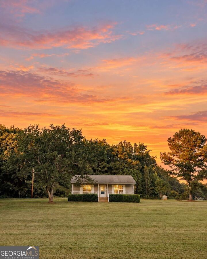Property Photo: 984 Arnoldsville Road GA 30683
