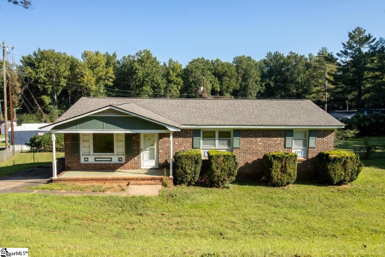 Property Photo: 410 McElhaney Road SC 29690