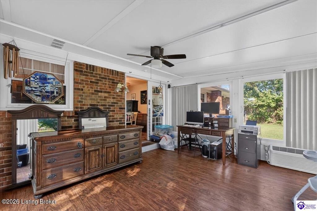 Property Photo: 405 Natalie Dr KY 42701