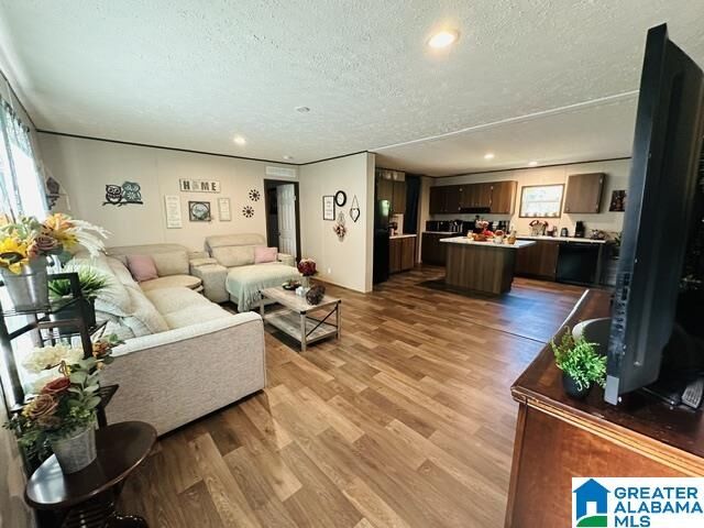 Property Photo:  402 County Road 95  AL 35040 