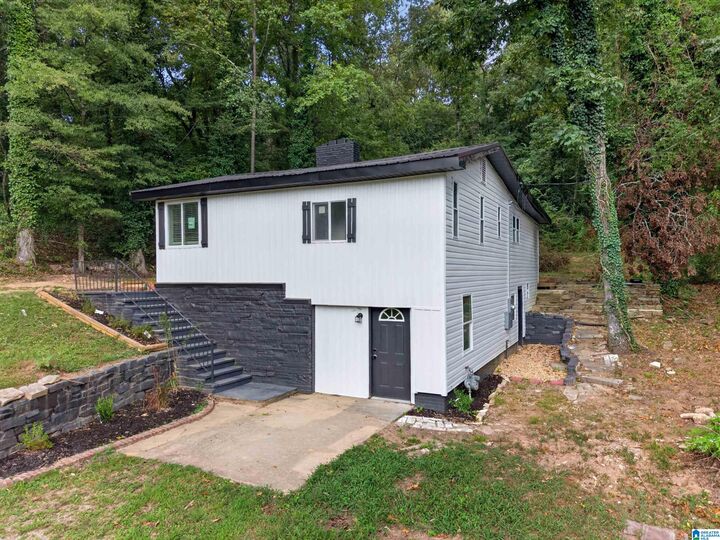 Property Photo: 831 Blue Ridge Drive AL 36207