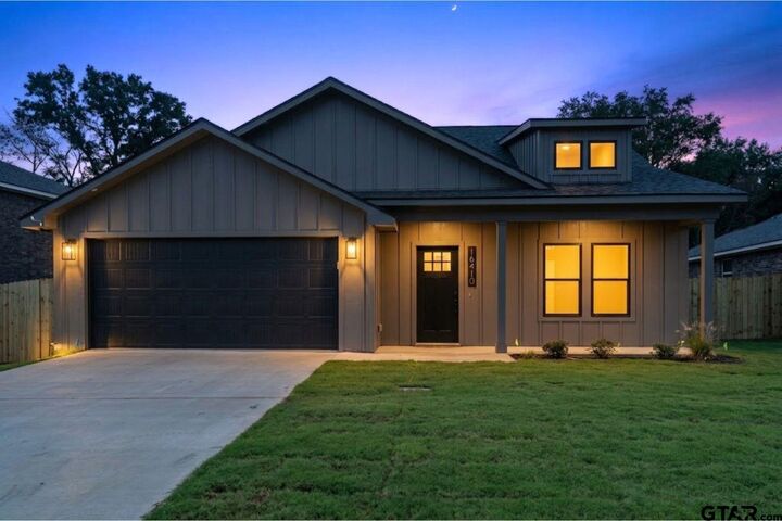 Property Photo:  16410 Crossing Circle  TX 75771 