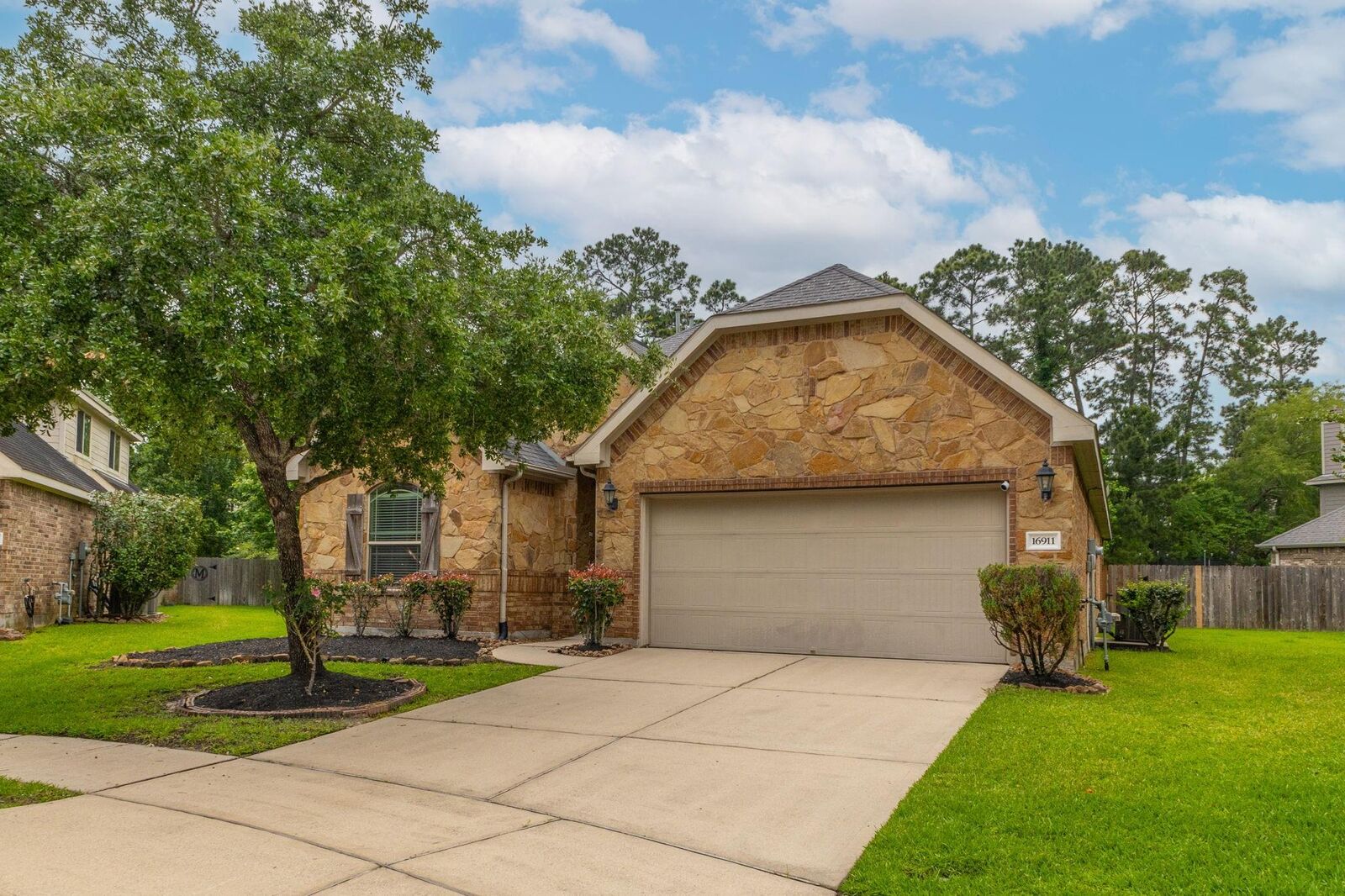 Property Photo:  16911 Caldwell Pointe Court  TX 77346 