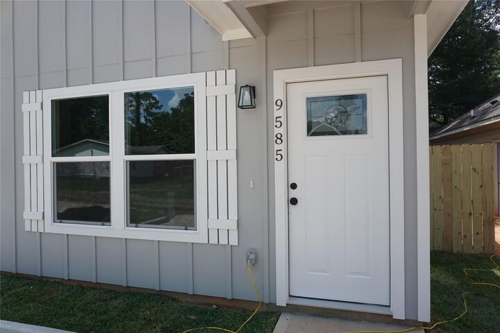Property Photo: 9585 Darkwood TX 77318