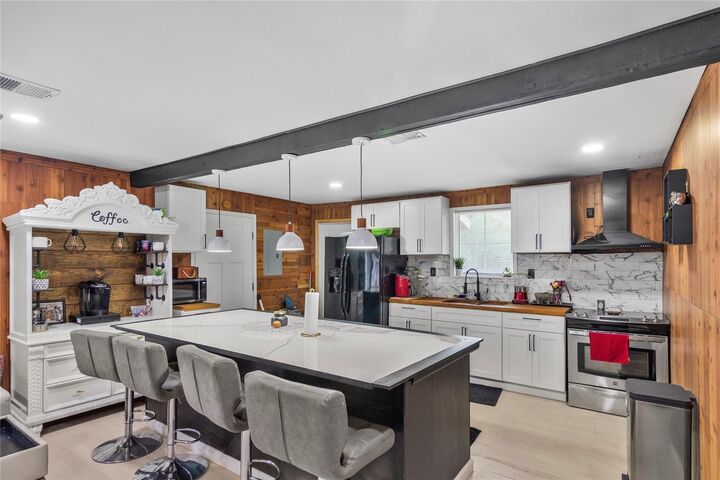 Property Photo:  158 Road 2702  TX 77327 