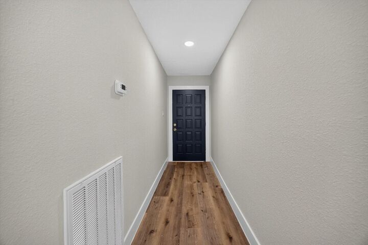 Property Photo:  6111 Sunnygate Drive  TX 77373 