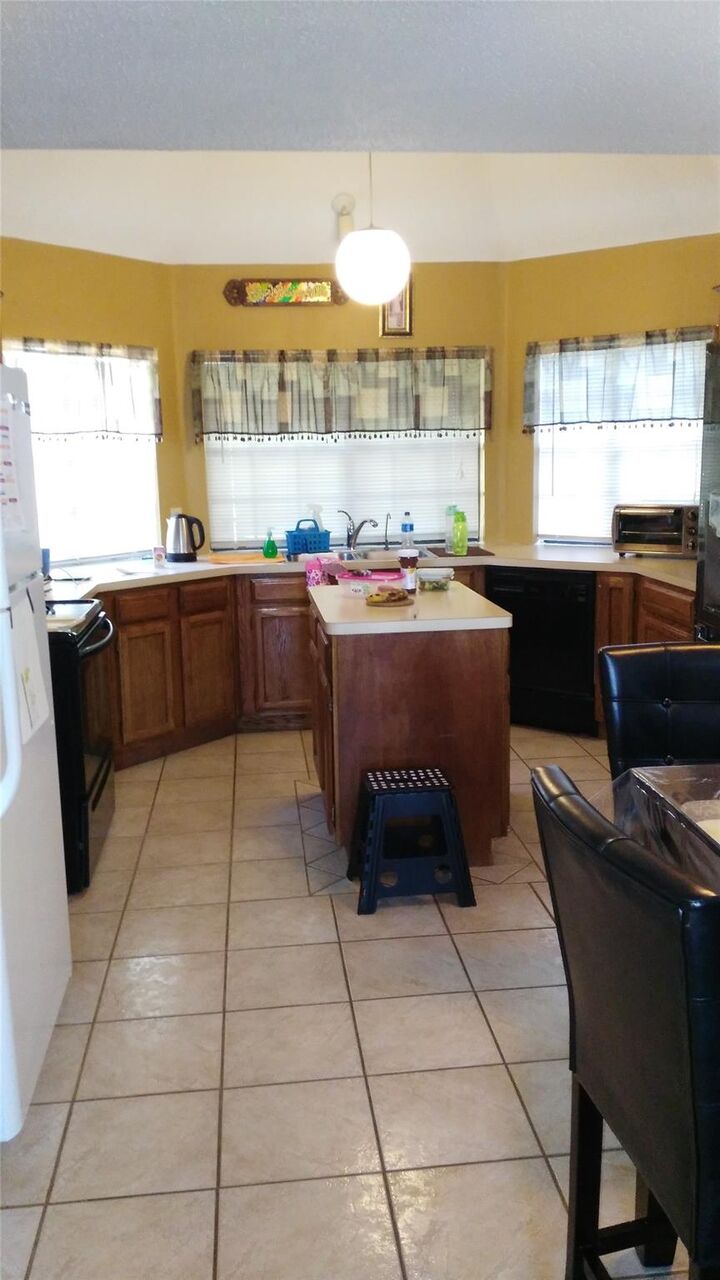Property Photo:  2426 Lakefield Way  TX 77479 