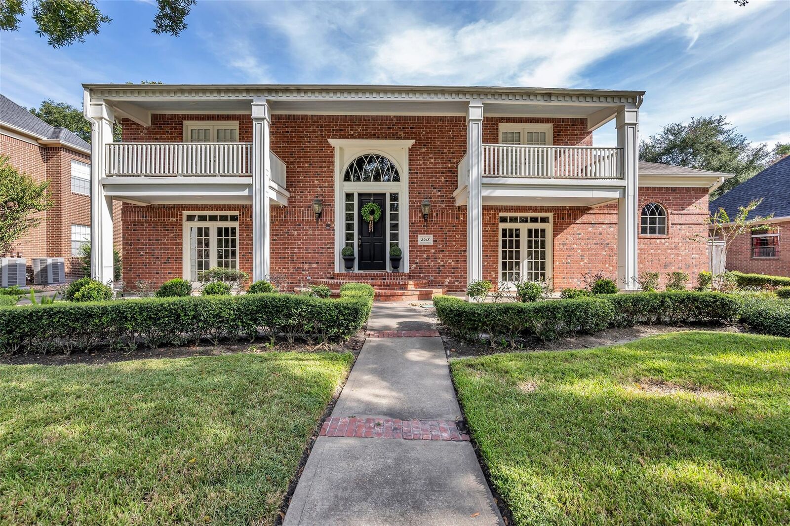 Property Photo: 2018 Island Oak Street TX 77062
