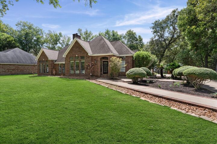 Property Photo: 205 Oetken W TX 77514
