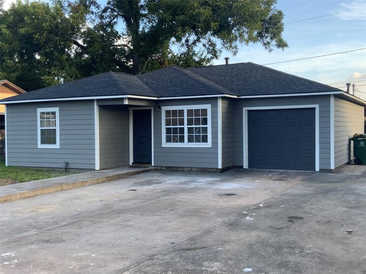 Property Photo:  610 Fostoria Lane  TX 77076 