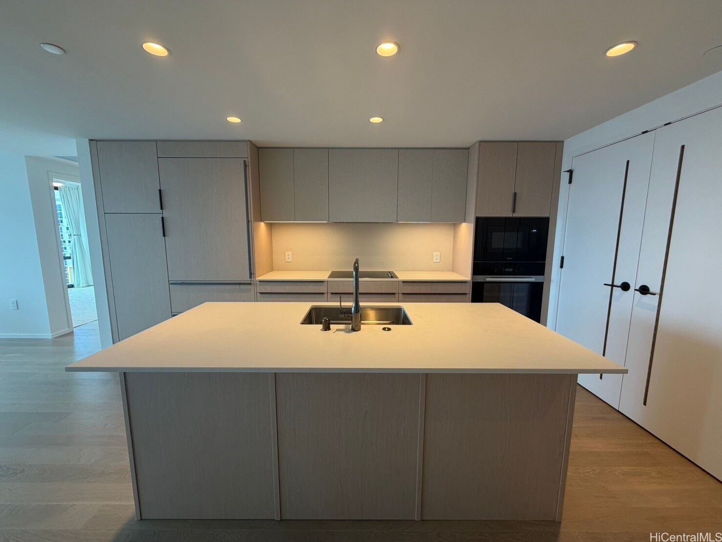 Property Photo:  333 Ward Avenue 3711  HI 96814 