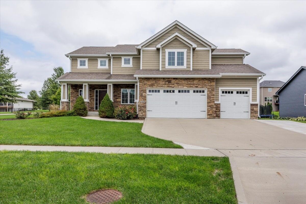 Property Photo:  1406 S Sugar Creek Court  IA 50266 
