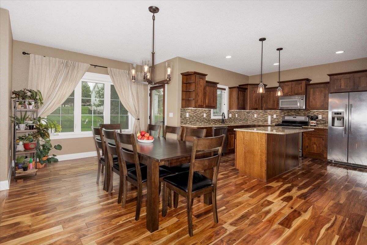 Property Photo:  1406 S Sugar Creek Court  IA 50266 