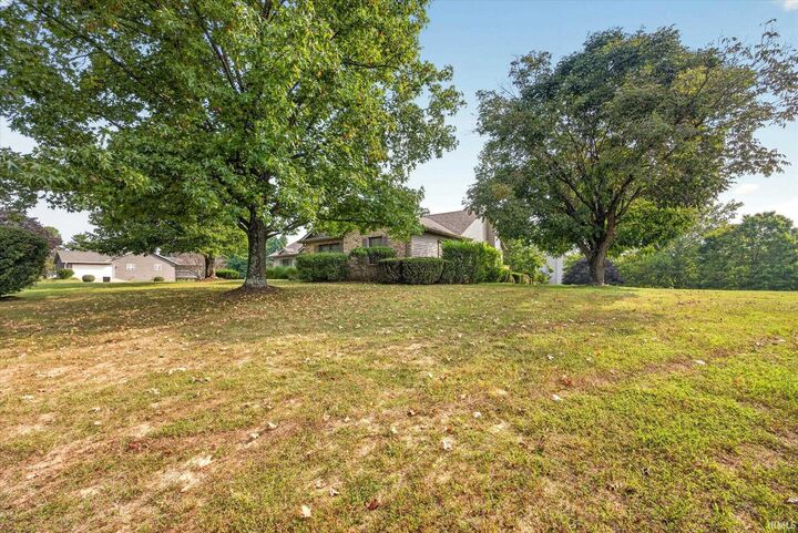 Property Photo:  2700 E Crabapple Circle  IN 47401 