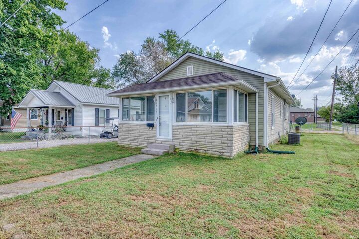 Property Photo:  315 E Oak Street  IN 47660 
