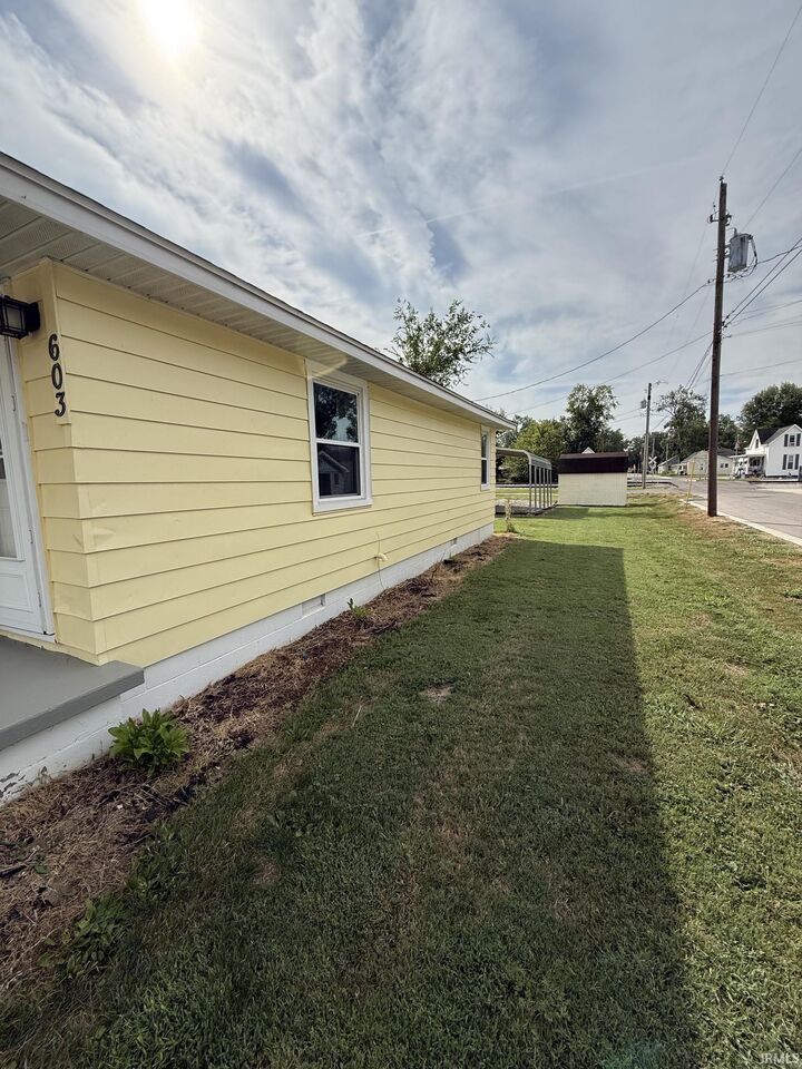 Property Photo:  603 E Cherry Street  IN 47601 